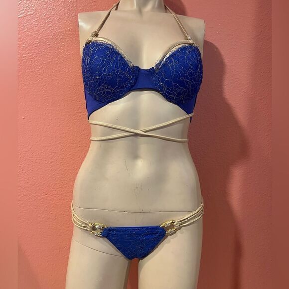 BEACH BUNNY MADAGASCAR GLAM BIKINI SET.. - Picture 4 of 13